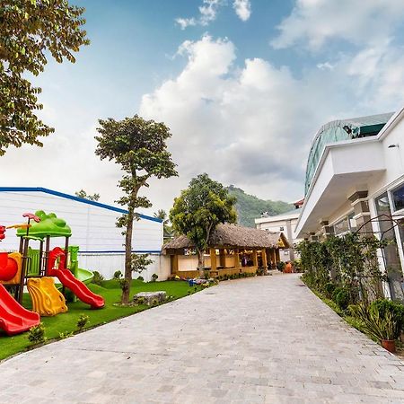 Hoa Vien Hotel - Suoi Khoang Kim Boi 호아빈 외부 사진